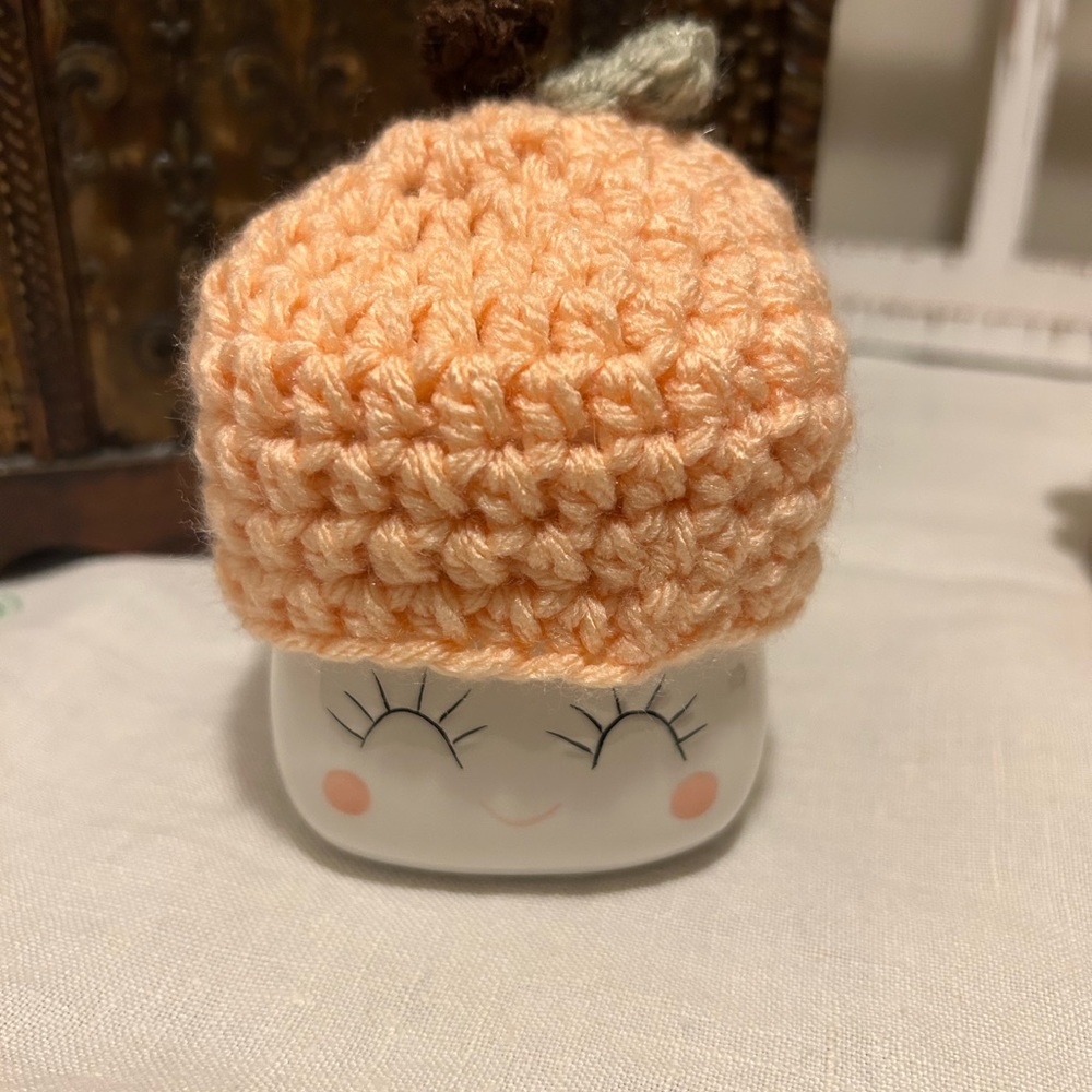 Lot of fruity marshmallow mug hats.